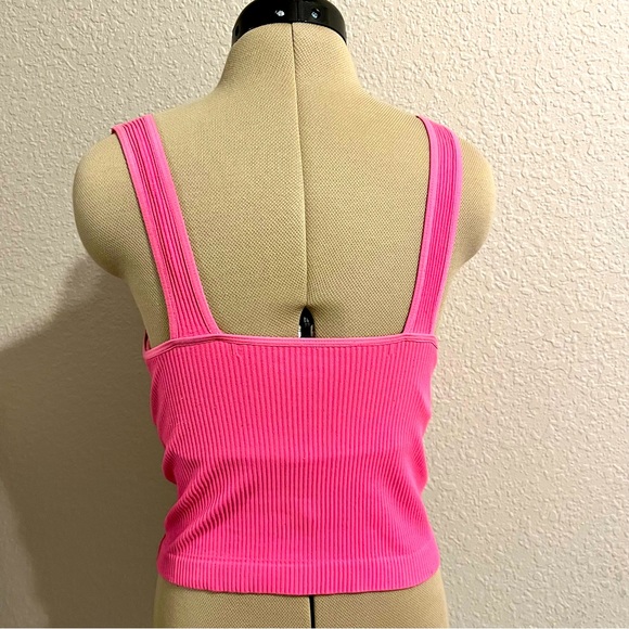 Womens Pink cropped speed tank-size SMALL - Picture 3 of 4